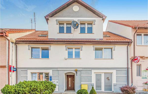 2 Bedroom Lovely Apartment In Darlowo - Ostsee