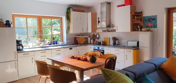 På billedet ses objektet Ferienwohnung Wybo mit Garten beliggende i byen Wremen.