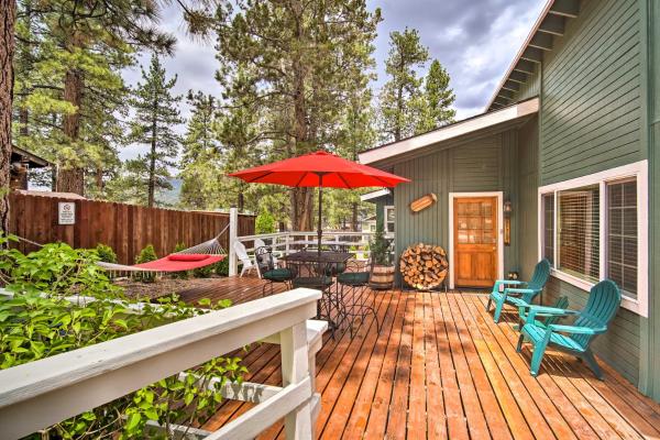 3 Mi To Skiing: Big Bear Cabin W/ Deck - Big Bear, CA
