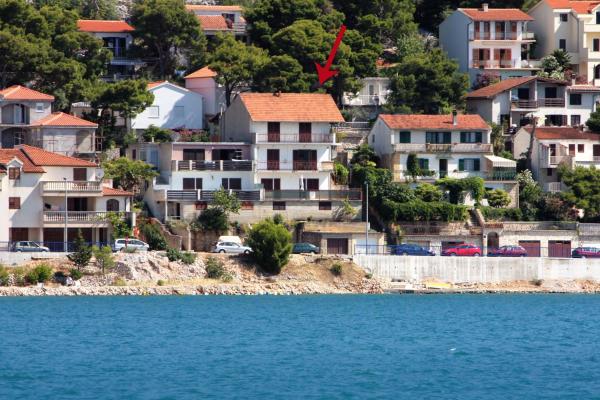A la foto es mostra l'objecte Apartments by the sea Tisno, Murter - 810 situat a la ciutat de Tisno.
