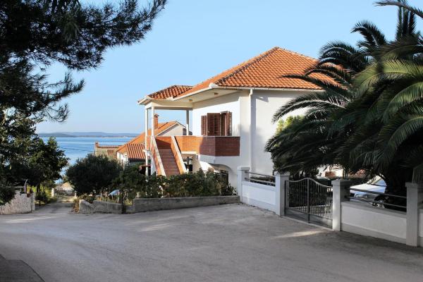 Auf dem Foto ist das Objekt Apartments by the sea Kozino, Zadar - 676 in der Stadt Petrčane zu sehen.