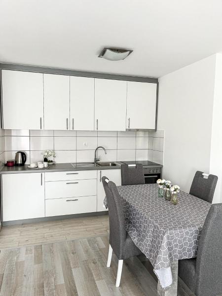 写真にはトミスラヴグラード市にあるApartment Dorisが写っています。