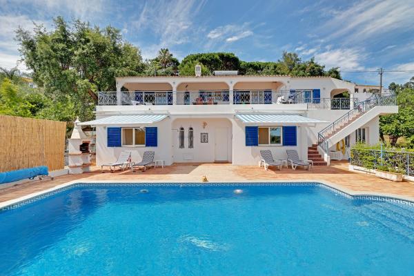 写真にはAlportel市にあるCasa dos Sonhos by Portucasaが写っています。