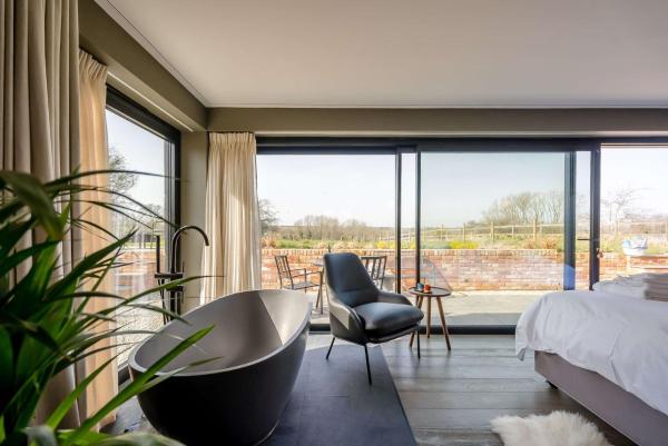 A la foto es mostra l'objecte Little Hayloft by Bloom Stays situat a la ciutat de Stowting.