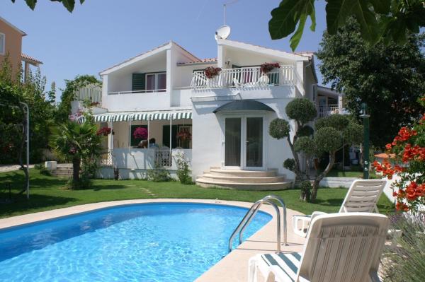 A la foto es mostra l'objecte Family friendly apartments with a swimming pool Vodice - 4235 situat a la ciutat de Vodice.