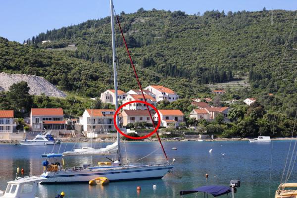 A la foto es mostra l'objecte Apartments by the sea Zrnovska Banja, Korcula - 4363 situat a la ciutat de Korčula.