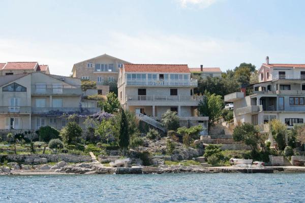 A la foto es mostra l'objecte Apartments by the sea Korcula - 4407 situat a la ciutat de Korčula.