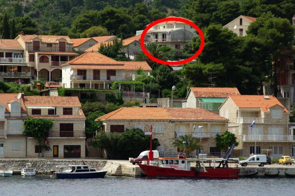 Na zdjęciu widoczny jest obiekt Apartments by the sea Brna, Korcula - 4333 położony w mieście Brna.