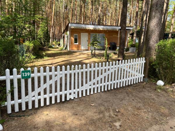 写真にはDöbern市にあるIdyllischer Bungalow am Badeseeが写っています。