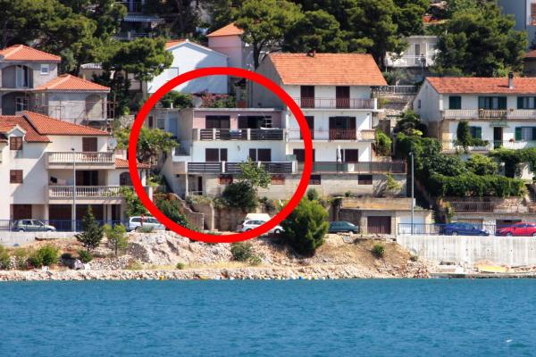 På billedet ses objektet Apartments by the sea Tisno, Murter - 6106 beliggende i byen Tisno.