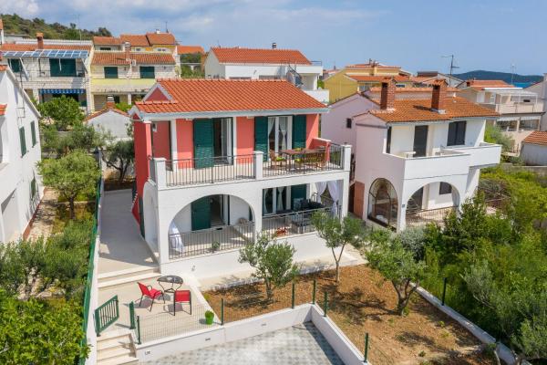 En la foto se muestra el objeto Holiday house with a parking space Kanica, Rogoznica - 17600 ubicado en la ciudad de Rogoznica.