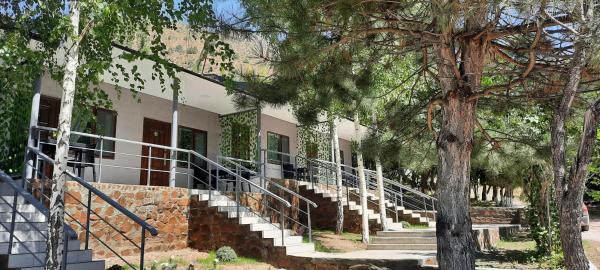 På bildet vises objektet Eagle Rock Nature Stay som ligger i byen Angren.