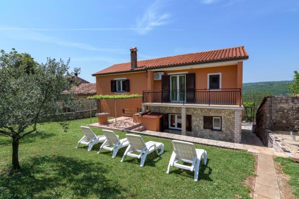 La photo montre l'objet Family friendly house with a parking space Sveti Martin, Central Istria - Sredisnja Istra - 7849 situé dans la ville de Ružići.