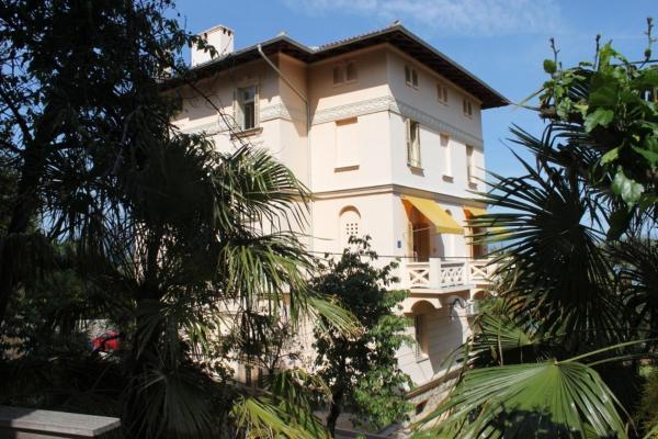 På bildet vises objektet Apartments by the sea Lovran, Opatija - 7708 som ligger i byen Lovran.