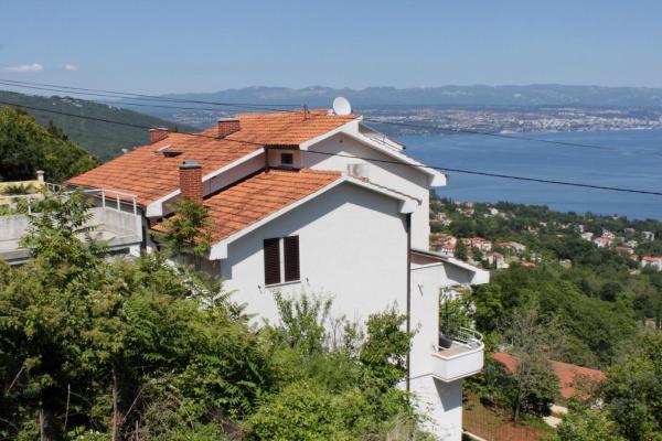 På bildet vises objektet Apartments with a swimming pool Lovran, Opatija - 7694 som ligger i byen Lovran.