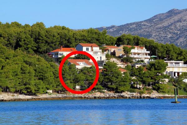 På billedet ses objektet Apartments by the sea Lumbarda, Korcula - 9260 beliggende i byen Lumbarda.