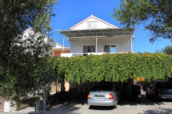 A la foto es mostra l'objecte Apartments with parking space Korcula - 9306 situat a la ciutat de Korčula.