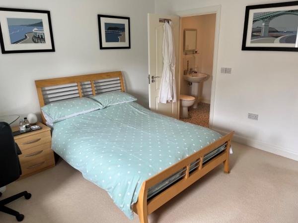 Na fotografii je vidět objekt Peterborough, Hampton Vale Lakeside En-Suite Large Double bedroom with great modern facilities nacházející se ve městě Haddon.