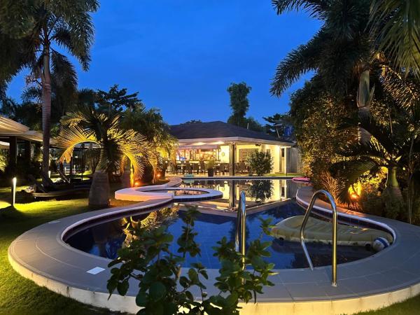 På billedet ses objektet Alona Royal Palm Resort beliggende i byen Panglao.