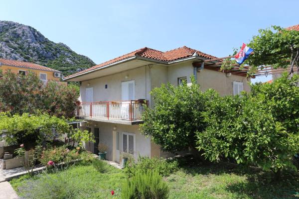 På billedet ses objektet Holiday apartments Duba Peljeska, Peljesac - 10230 beliggende i byen Orebić.