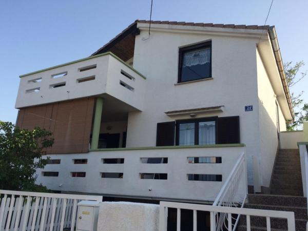 The photo shows the Apartments by the sea Ugljan - 11820 located in the city of Čeprljanda.