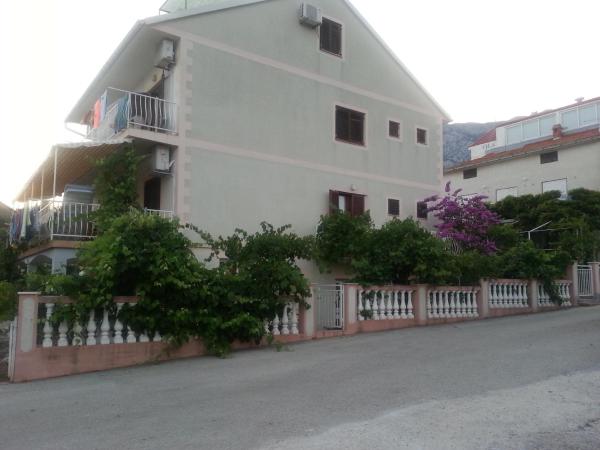 På billedet ses objektet Apartments with a parking space Orebic, Peljesac - 11834 beliggende i byen Orebić.