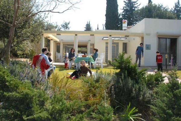 Villa com Vista Jardim — 120 m² - Keshet Eilon - Suites and Villas