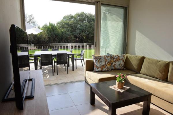 Suite com Acesso ao Jardim — 140 m², Variant 1 - Keshet Eilon - Suites and Villas