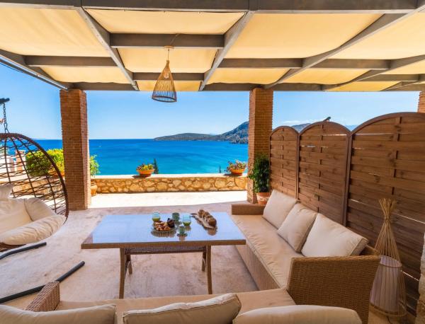 A la foto es mostra l'objecte Gold Sun Villas situat a la ciutat de Nàuplia.