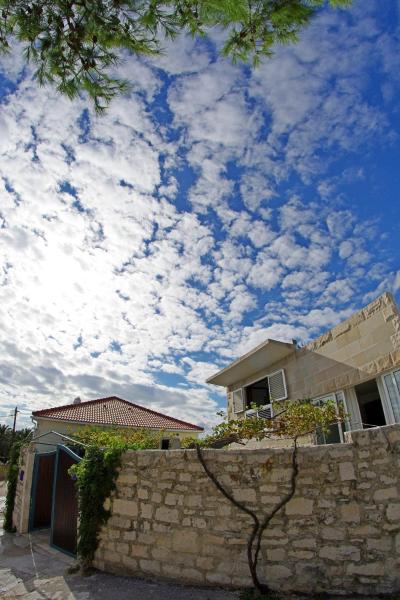 A la foto es mostra l'objecte Holiday house with a swimming pool Sumartin, Brac - 12482 situat a la ciutat de Sumartin.