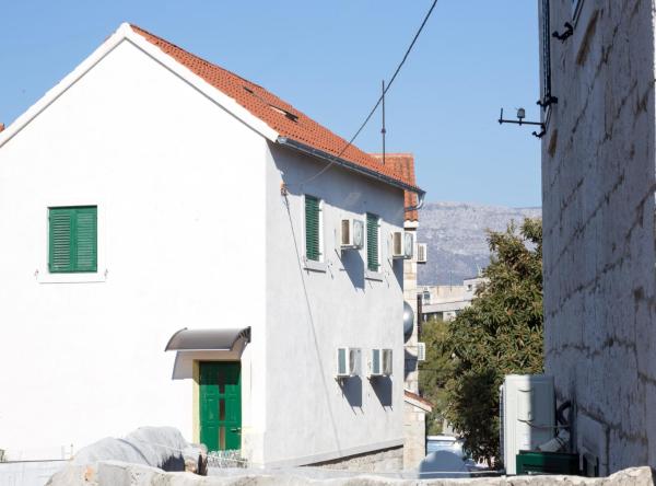 La photo montre l'objet Holiday apartments Split - 12749 situé dans la ville de Split.