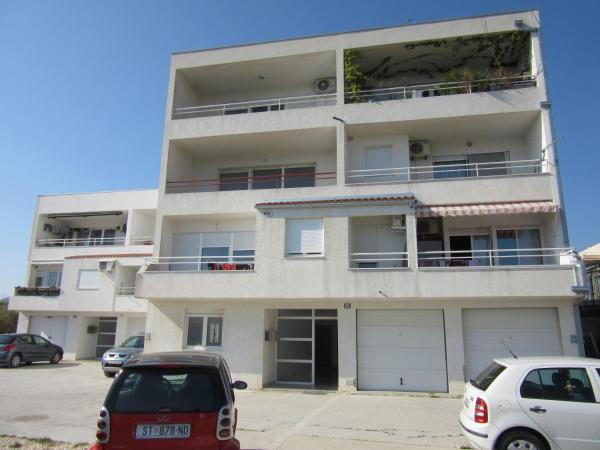 Auf dem Foto ist das Objekt Apartments with a parking space Split - 13025 in der Stadt Split zu sehen.