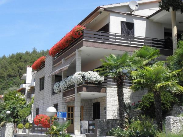 A la foto es mostra l'objecte Apartments with parking space Rabac, Labin - 13151 situat a la ciutat de Rabac.