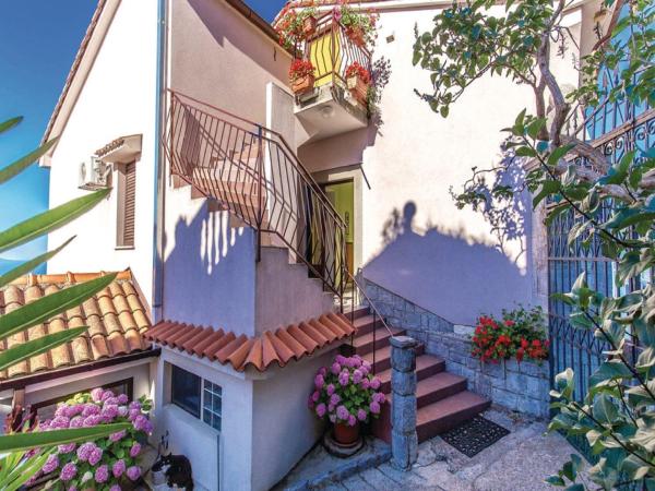 Na zdjęciu widoczny jest obiekt Apartments with a parking space Kastav, Opatija - 13568 położony w mieście Kastav.