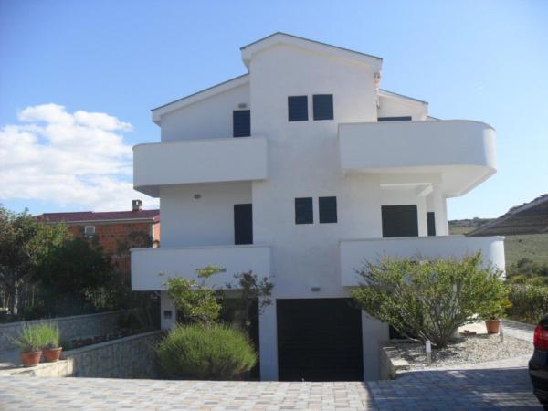 A la foto es mostra l'objecte Apartments by the sea Ljubac, Zadar - 14593 situat a la ciutat de Ražanac.