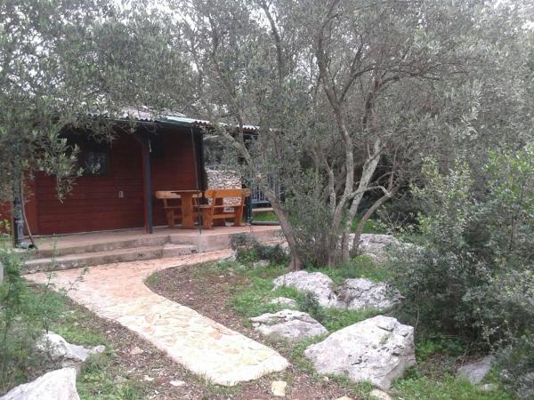 照片显示了位于Pašman市的Secluded fisherman's cottage Cove Komornik, Pasman - 14801物件。