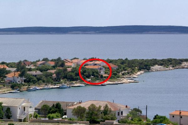 A la foto es mostra l'objecte Apartments by the sea Simuni, Pag - 236 situat a la ciutat de Kolan.