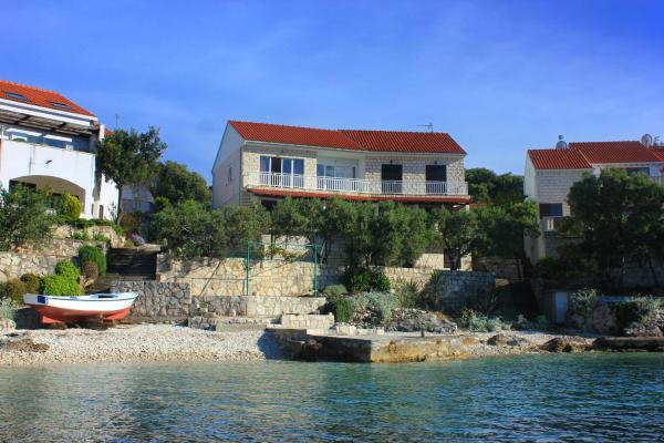A la foto es mostra l'objecte Apartments by the sea Tri Zala, Korcula - 174 situat a la ciutat de Korčula.
