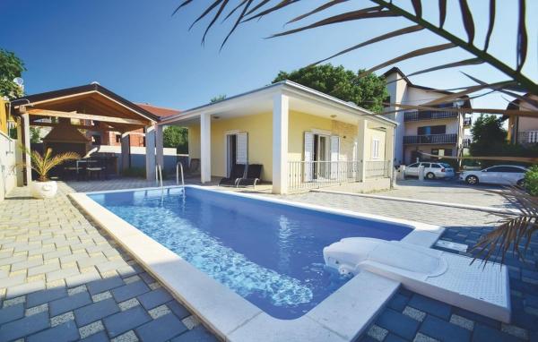 På bildet vises objektet Family friendly house with a swimming pool Vodice - 15243 som ligger i byen Vodice.