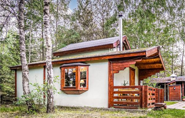Na fotografii je vidět objekt Cozy Home In Drzonowo With Sauna nacházející se ve městě Stepień.