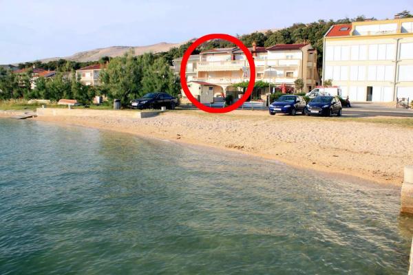 Auf dem Foto ist das Objekt Apartments by the sea Pag - 529 in der Stadt Pag zu sehen.
