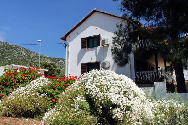 A la foto es mostra l'objecte Apartment Zavala 594b situat a la ciutat de Jelsa.