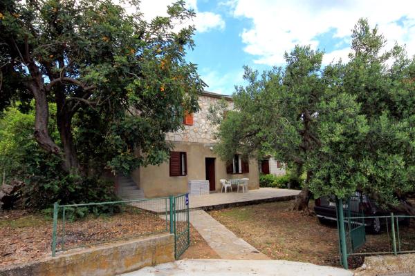 A la foto es mostra l'objecte Apartments with parking space Zavala, Hvar - 593 situat a la ciutat de Jelsa.