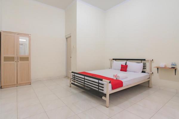 Kuvassa näkyy kohde RedDoorz Syariah near Tugu Pandanwangi Cianjur, joka sijaitsee kaupungissa Cipaku-gede.