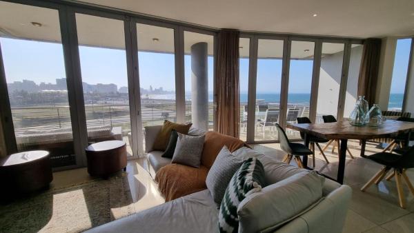 Fotografia 8: Accommodation Front - The Quays 503 - 6 Sleeper Across the Beachfront