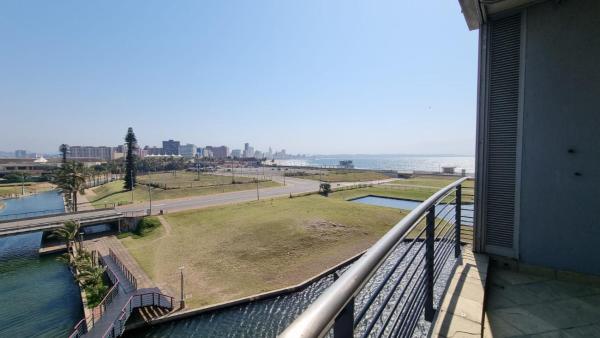 Fotografia 3: Accommodation Front - The Quays 503 - 6 Sleeper Across the Beachfront