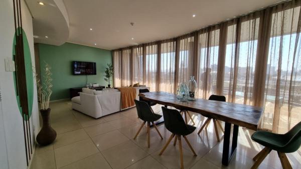 Fotografia 9: Accommodation Front - The Quays 503 - 6 Sleeper Across the Beachfront