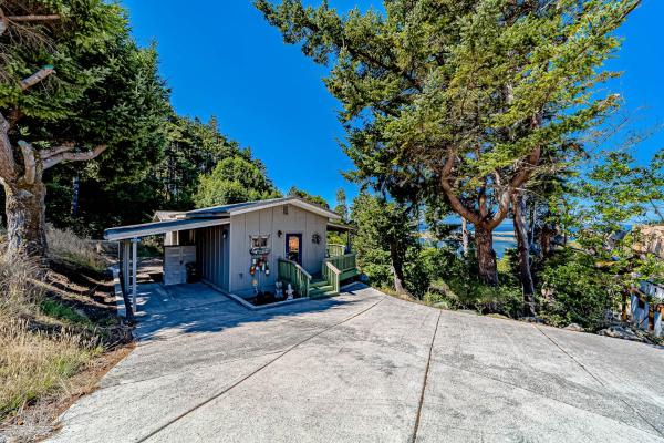 A la foto es mostra l'objecte The River View House situat a la ciutat de Gold Beach.