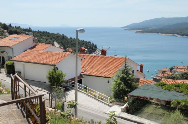 Na zdjęciu widoczny jest obiekt Apartment Rabac 2340a położony w mieście Rabac.