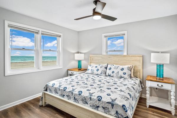 Fotografie 8: Ocean Daze - Sleeps 22, Direct Oceanfront, Renovated May 2022